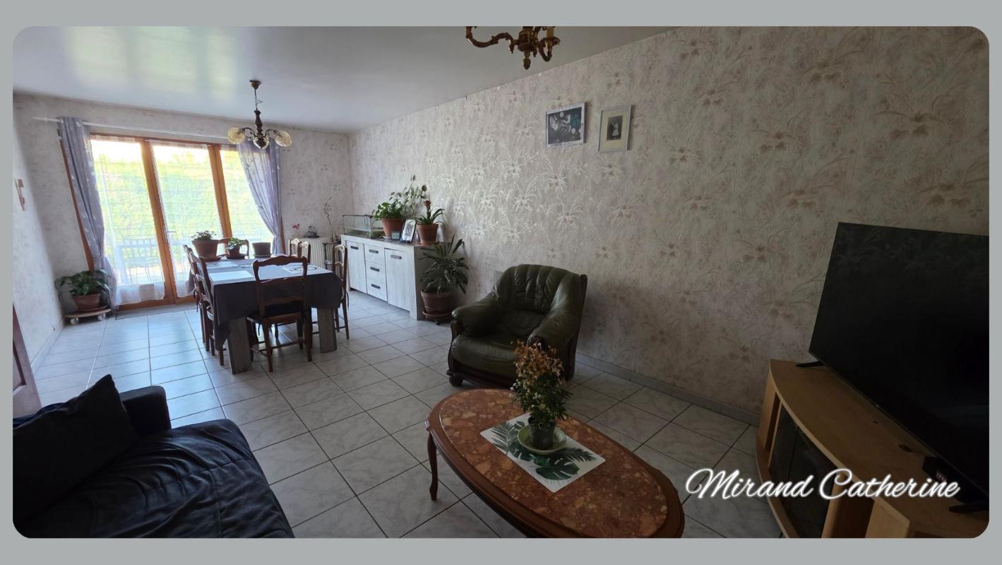 SAINT-JULIEN-LES-VILLAS Maison Saint Julien Les Villas 5 pièce(s) 142 m2 5