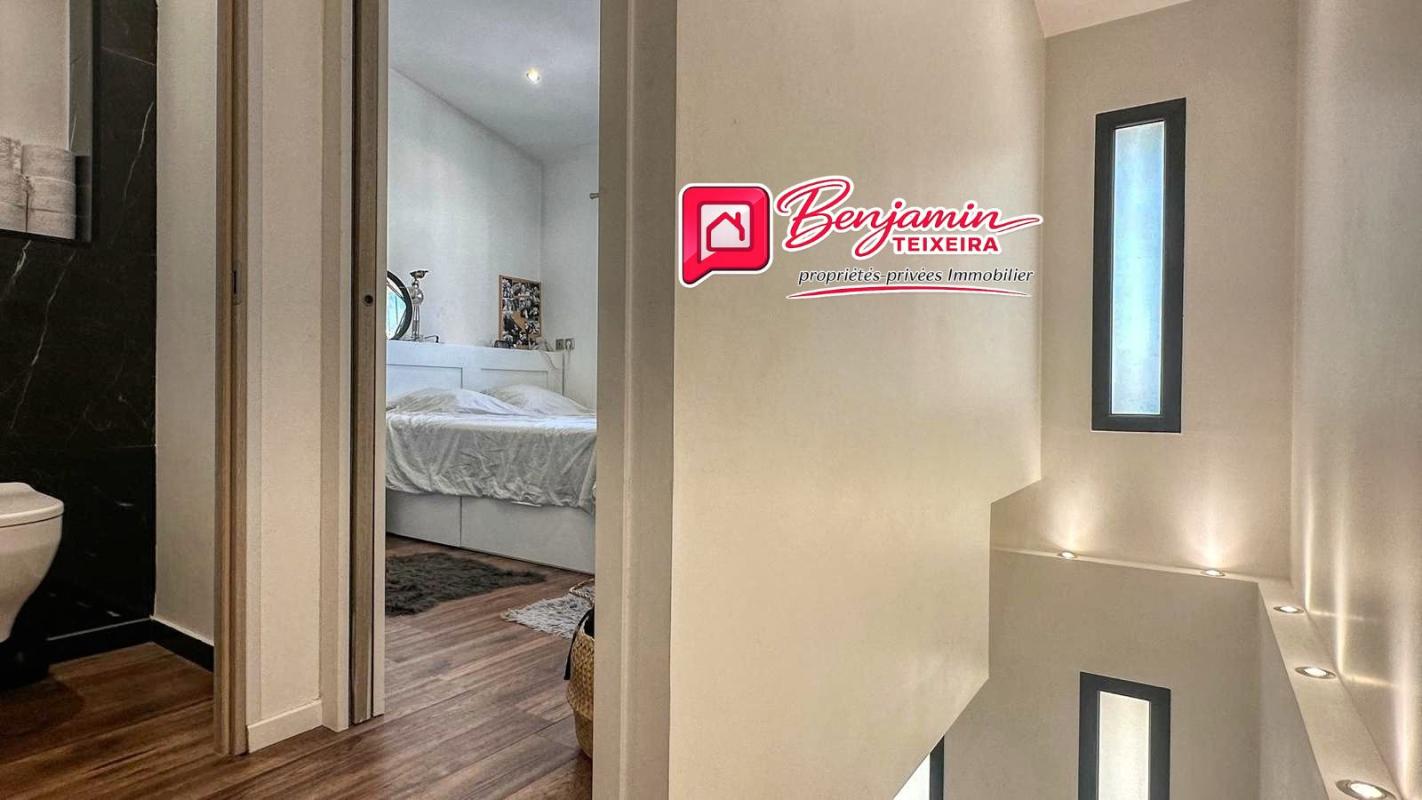 ROQUEBRUNE-SUR-ARGENS Maison Roquebrune Sur Argens 4 pièce(s) 109.85 m2 12