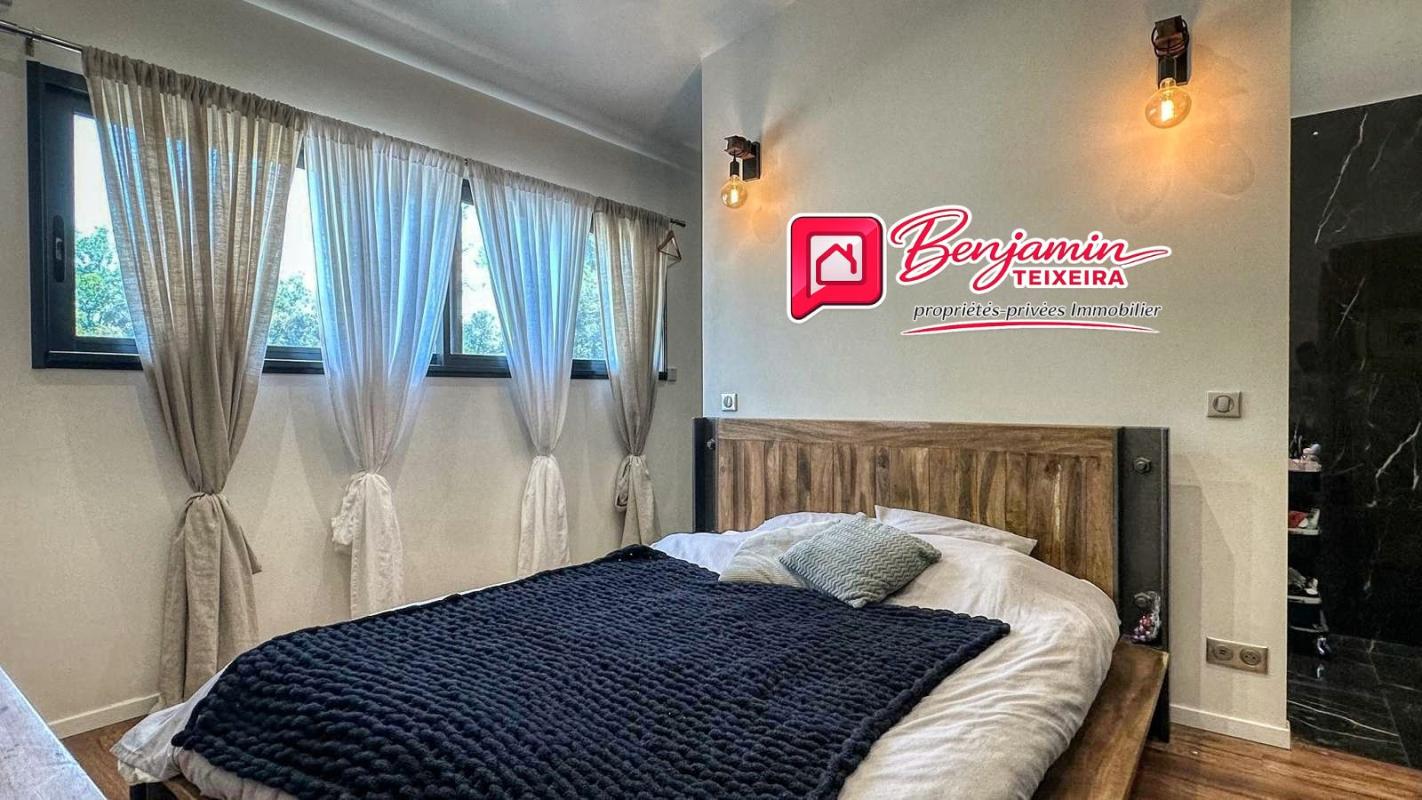 ROQUEBRUNE-SUR-ARGENS Maison Roquebrune Sur Argens 4 pièce(s) 109.85 m2 5