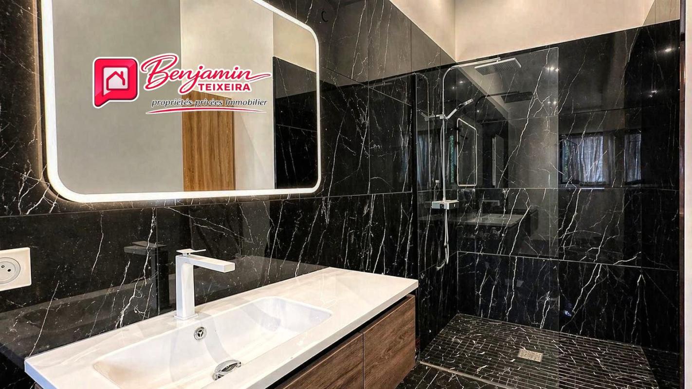 ROQUEBRUNE-SUR-ARGENS Maison Roquebrune Sur Argens 4 pièce(s) 109.85 m2 6