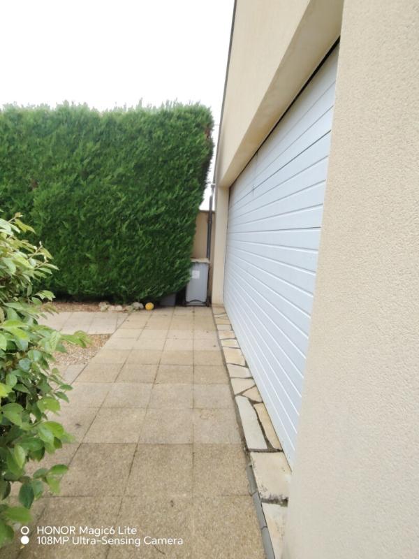 MOREE MOREE  pavillon économique de plain pied avec piscine couverte + 2 garages 5