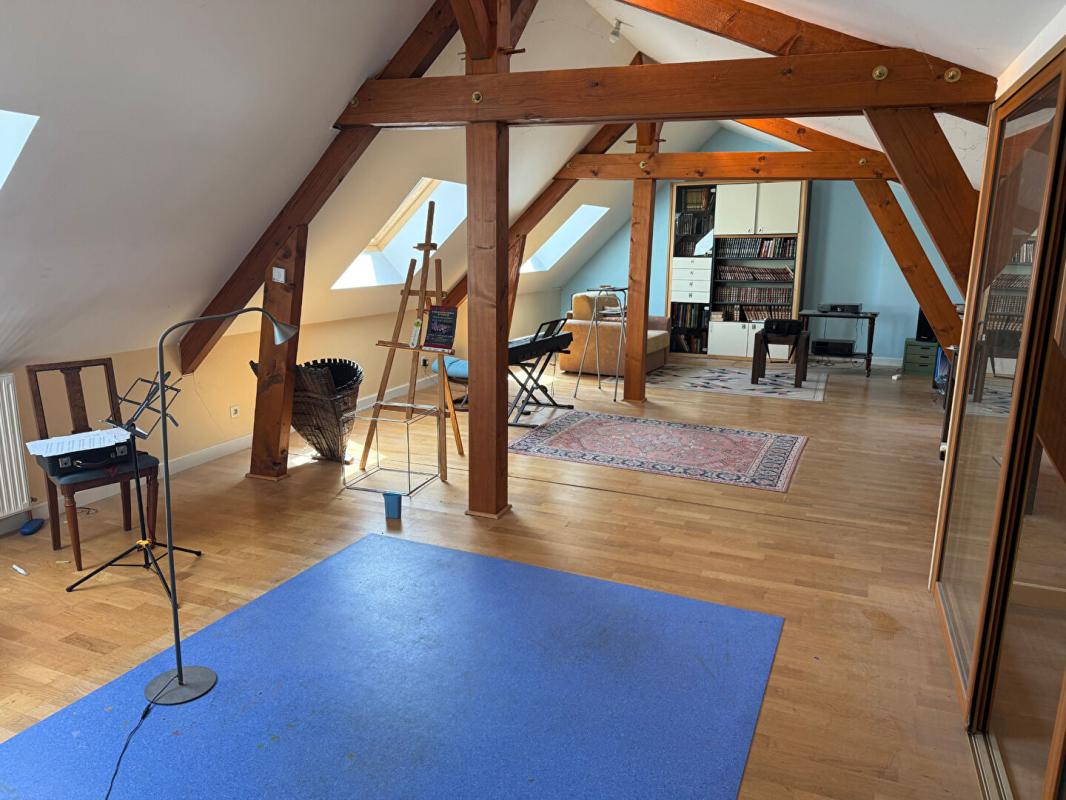 SAINT-MARCEL Maison 7 pièces de 234m² sur secteur très prisé de Saint Marcel 16
