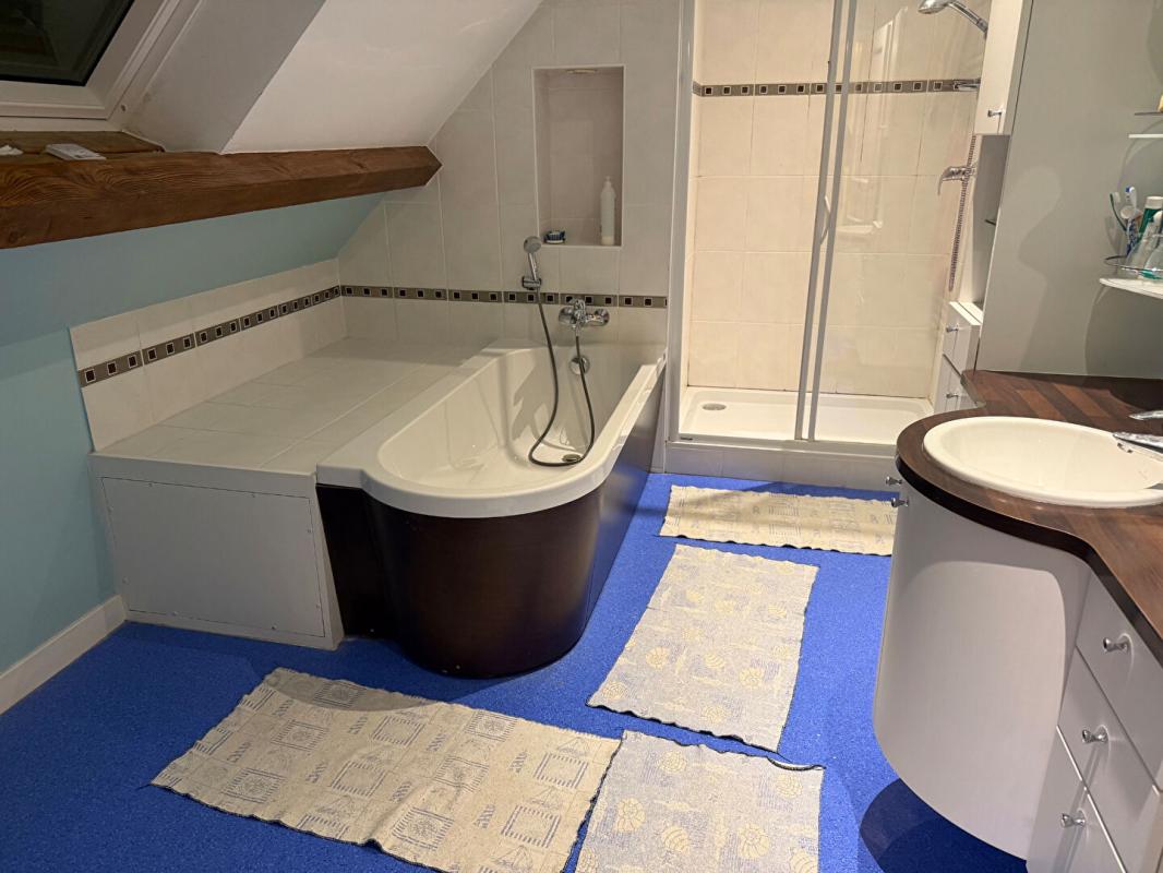SAINT-MARCEL Maison 7 pièces de 234m² sur secteur très prisé de Saint Marcel 7