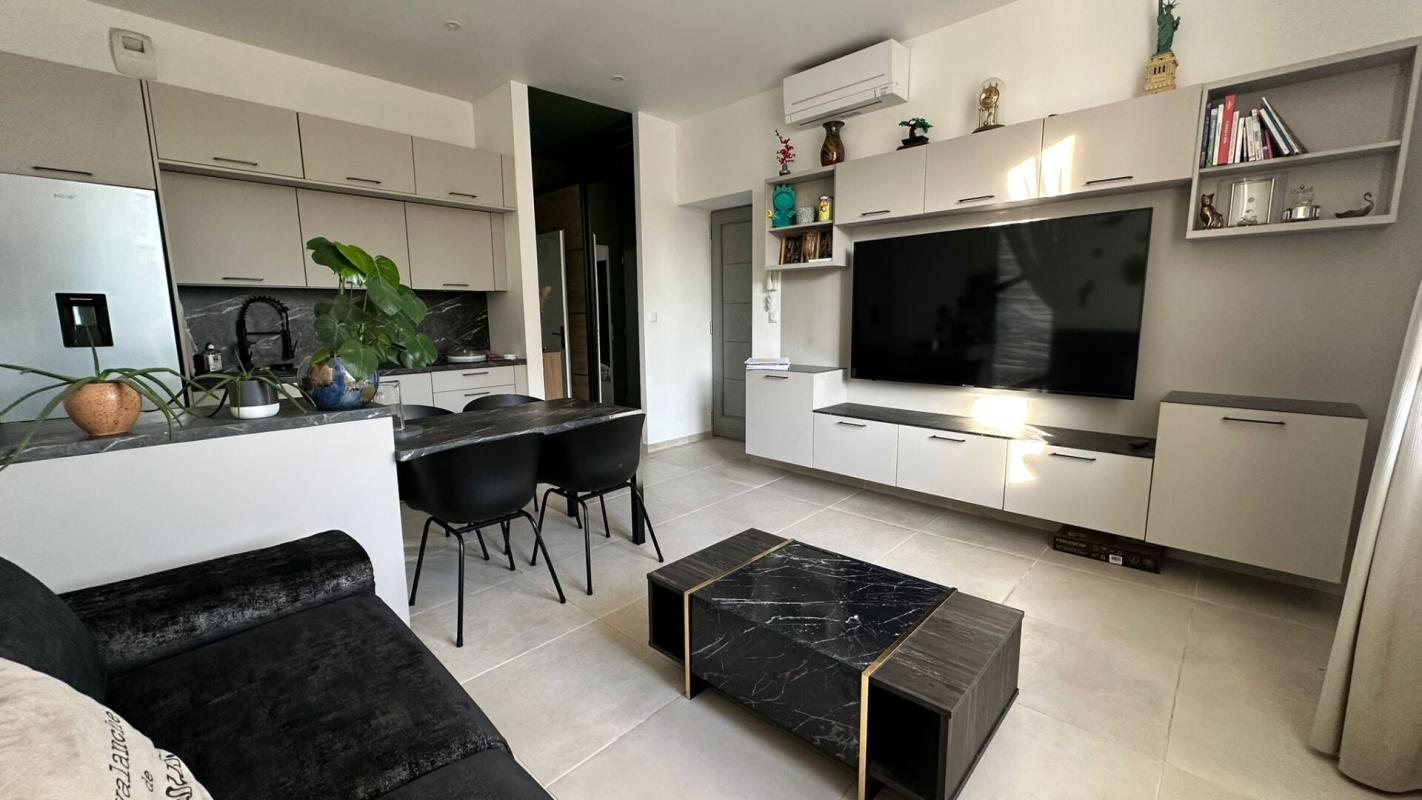 NEUVILLE-SUR-SAONE Appartement Neuville Sur Saone 2 pièces 35.1 m2 1
