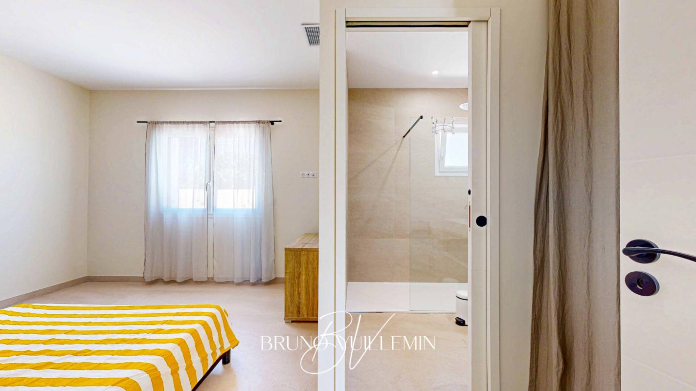 NARBONNE VILLA D'ARCHITECTE CLASSEE DOUBLE A / PISCINE, GARAGE & CARPORT / 2 SUITES et 3 CHAMBRES 12