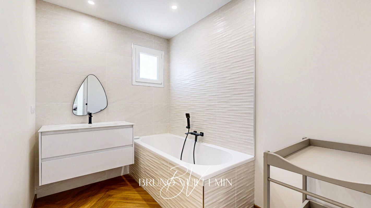 NARBONNE VILLA D'ARCHITECTE CLASSEE DOUBLE A / PISCINE, GARAGE & CARPORT / 2 SUITES et 3 CHAMBRES 13