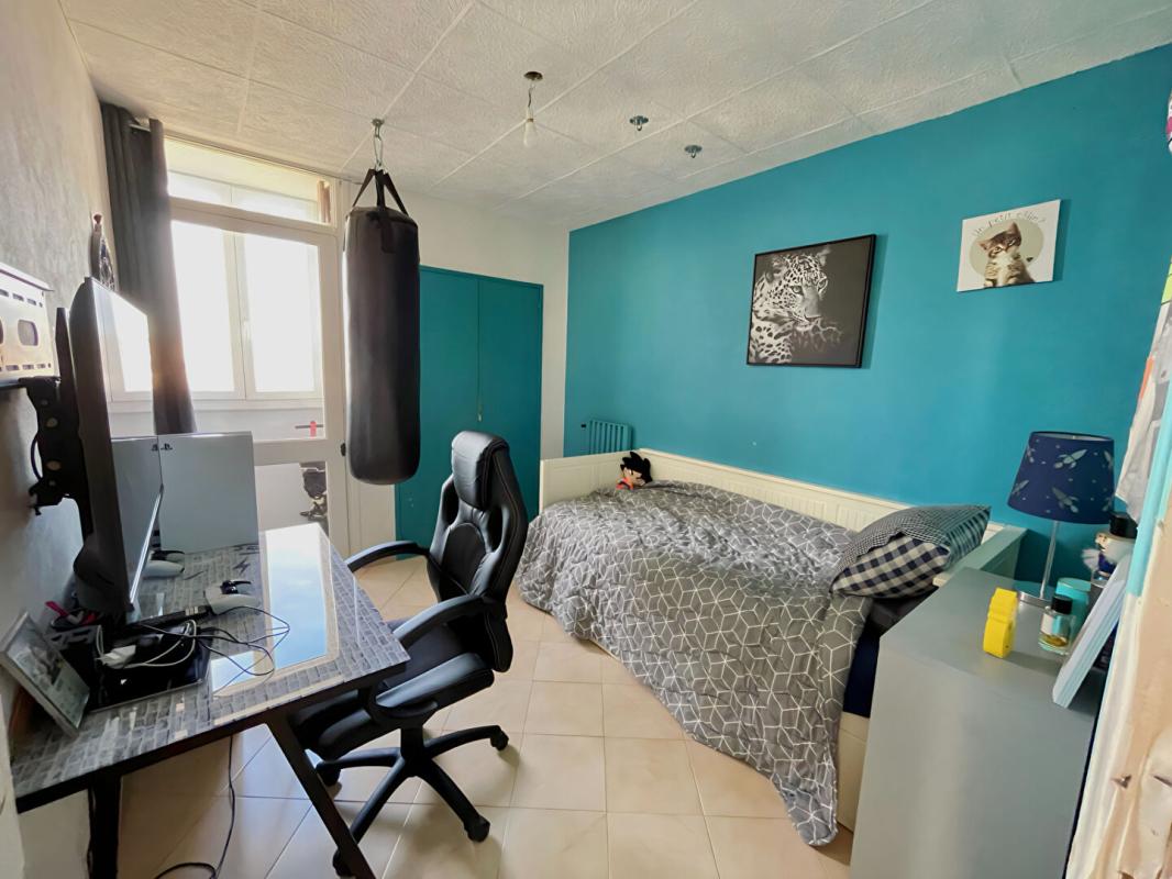 MARSEILLE-15E-ARRONDISSEMENT Exclusivité, vendu avec locataire, T4 Marseille 15ème , Résidence Val pins, quartier Les Borels 8