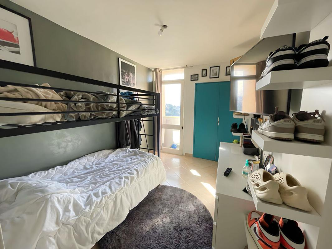 MARSEILLE-15E-ARRONDISSEMENT Exclusivité, vendu avec locataire, T4 Marseille 15ème , Résidence Val pins, quartier Les Borels 9