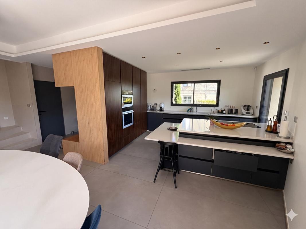 BORDEAUX Maison  5 pièce(s) 150 m2 Grand standing à Caudéran 2