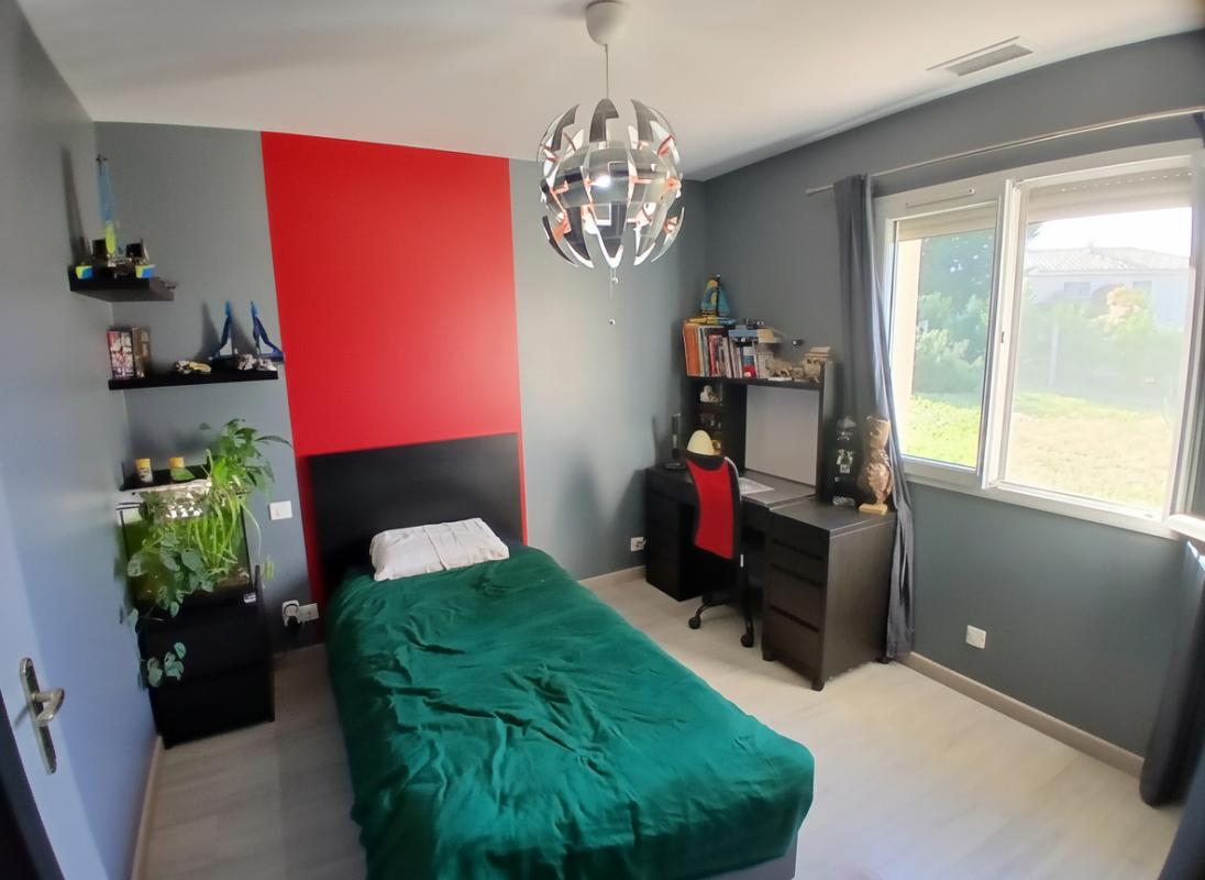 SIEURAC Maison de 115m², 6 pièces piscine et panneaux photovoltaïques 11