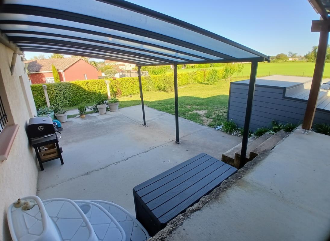 SIEURAC Maison de 115m², 6 pièces piscine et panneaux photovoltaïques 14