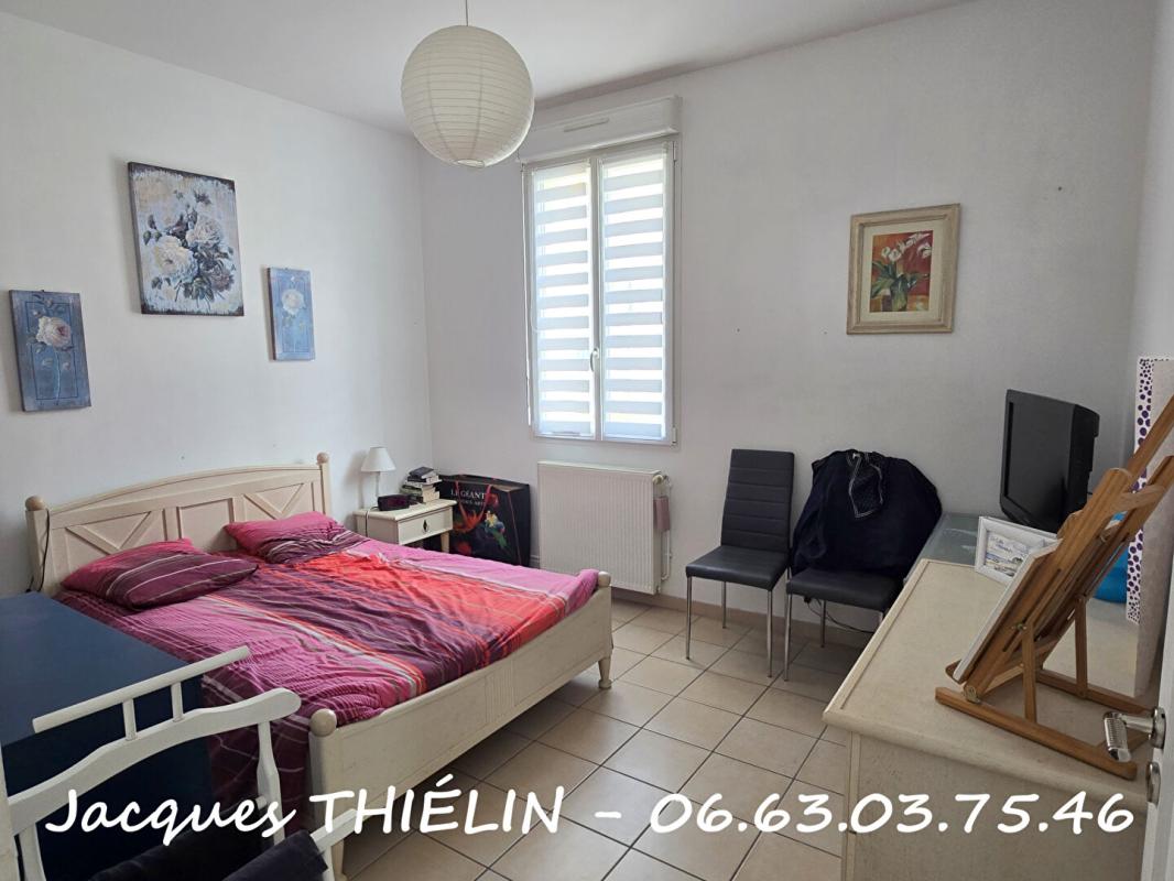 LONGUE-JUMELLES Maison familiale en hyper centre - 5 chambres, grand séjour et équipements récents 11
