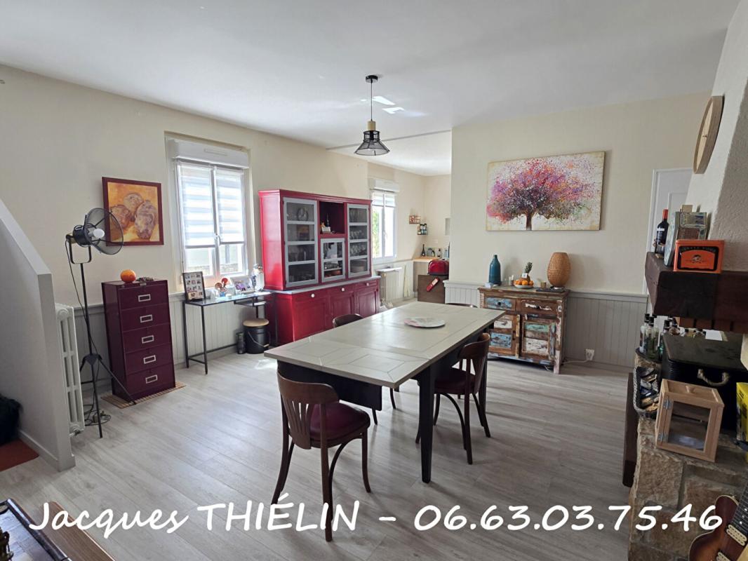 LONGUE-JUMELLES Maison familiale en hyper centre - 5 chambres, grand séjour et équipements récents 3