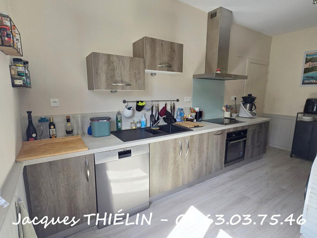 LONGUE-JUMELLES Maison familiale en hyper centre - 5 chambres, grand séjour et équipements récents 4