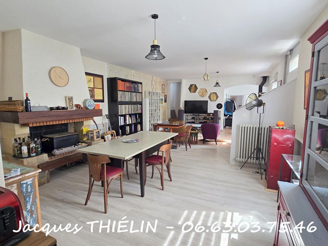 LONGUE-JUMELLES Maison familiale en hyper centre - 5 chambres, grand séjour et équipements récents 6
