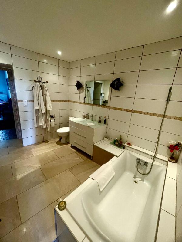 PéZENAS Maison de village  atypique de 10 pièces 345 m2, 6 chambres 18