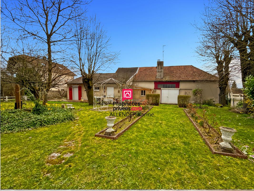 VILLENEUVE-L'ARCHEVEQUE Maison Villeneuve L Archeveque 4 pièce(s) 107 m2 5