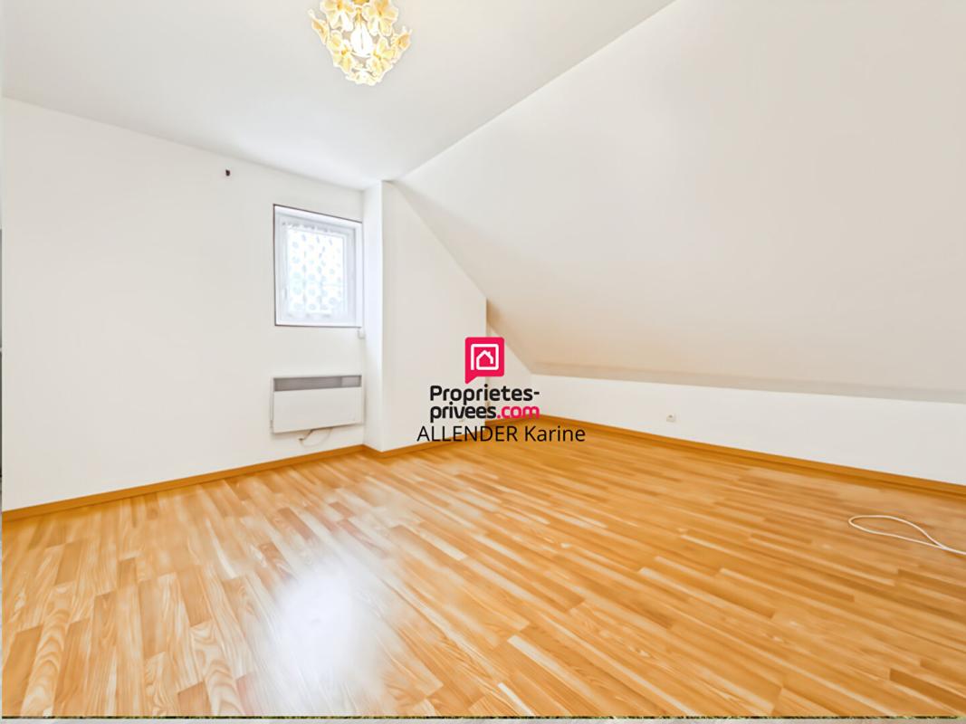 VILLENEUVE-L'ARCHEVEQUE Maison Villeneuve L Archeveque 4 pièce(s) 107 m2 6