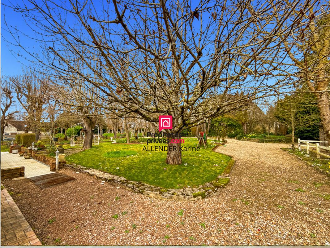 VILLENEUVE-L'ARCHEVEQUE Maison Villeneuve L Archeveque 4 pièce(s) 107 m2 9