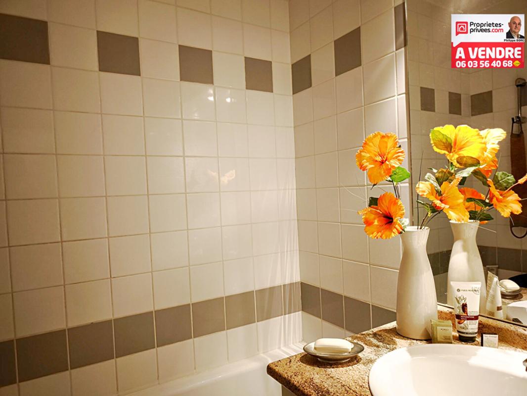 MONTEUX Nouveau Prix pour ce T2  loué situé près du centre ville 8