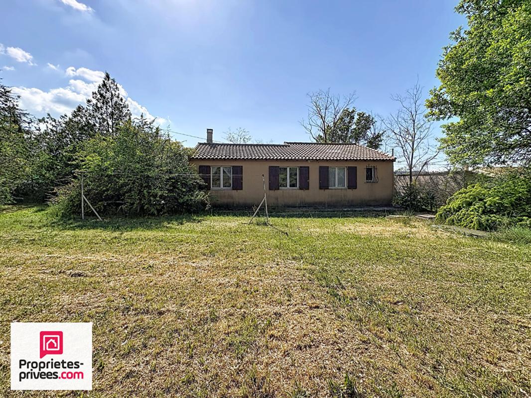 RIANS Rians VILLA T4 avec garage sur 1610 m² terrain plat et clos 17