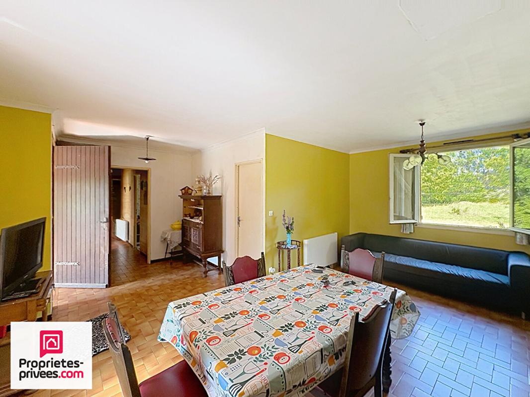 RIANS Rians VILLA T4 avec garage sur 1610 m² terrain plat et clos 5