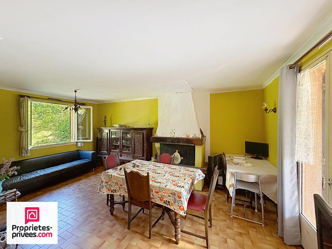 RIANS Rians VILLA T4 avec garage sur 1610 m² terrain plat et clos 6