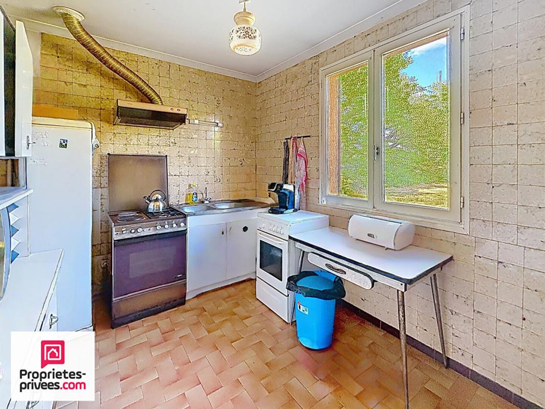 RIANS Rians VILLA T4 avec garage sur 1610 m² terrain plat et clos 7