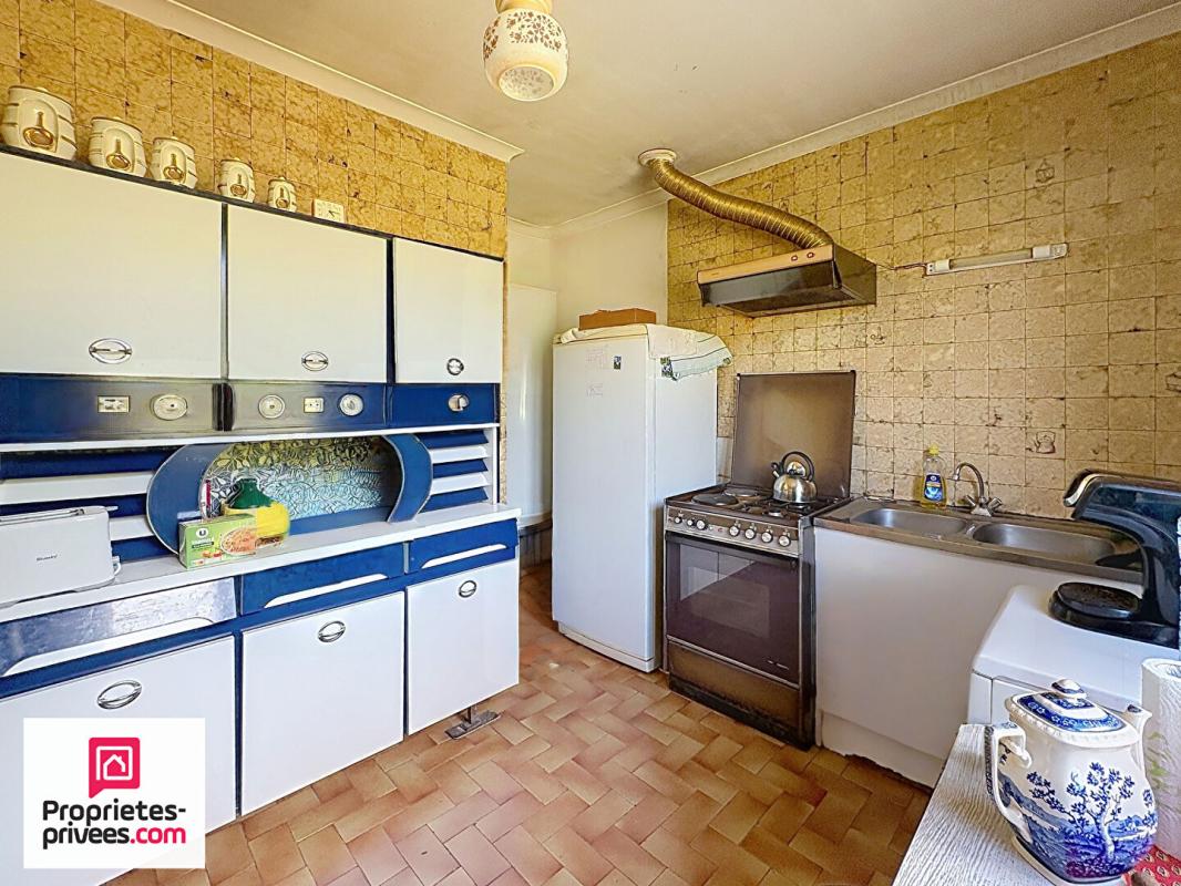 RIANS Rians VILLA T4 avec garage sur 1610 m² terrain plat et clos 9