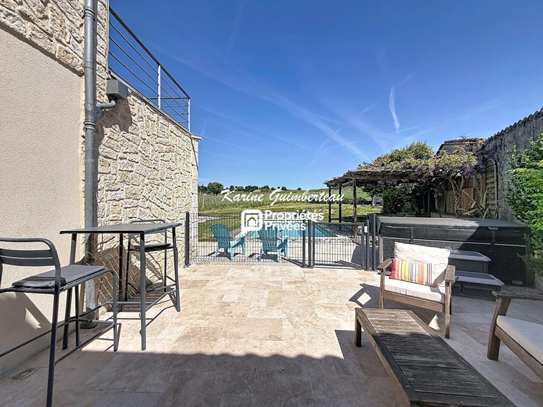 FRONSAC Fronsac : Maison familiale avec piscine et vue 3