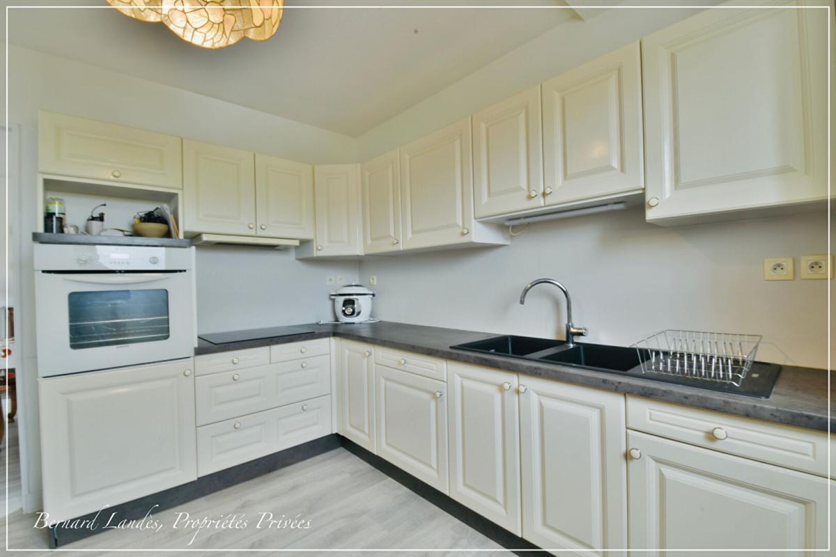 DAX Appartement  3 pièce(s) 96,73 m2 soir 3050  le m2 5