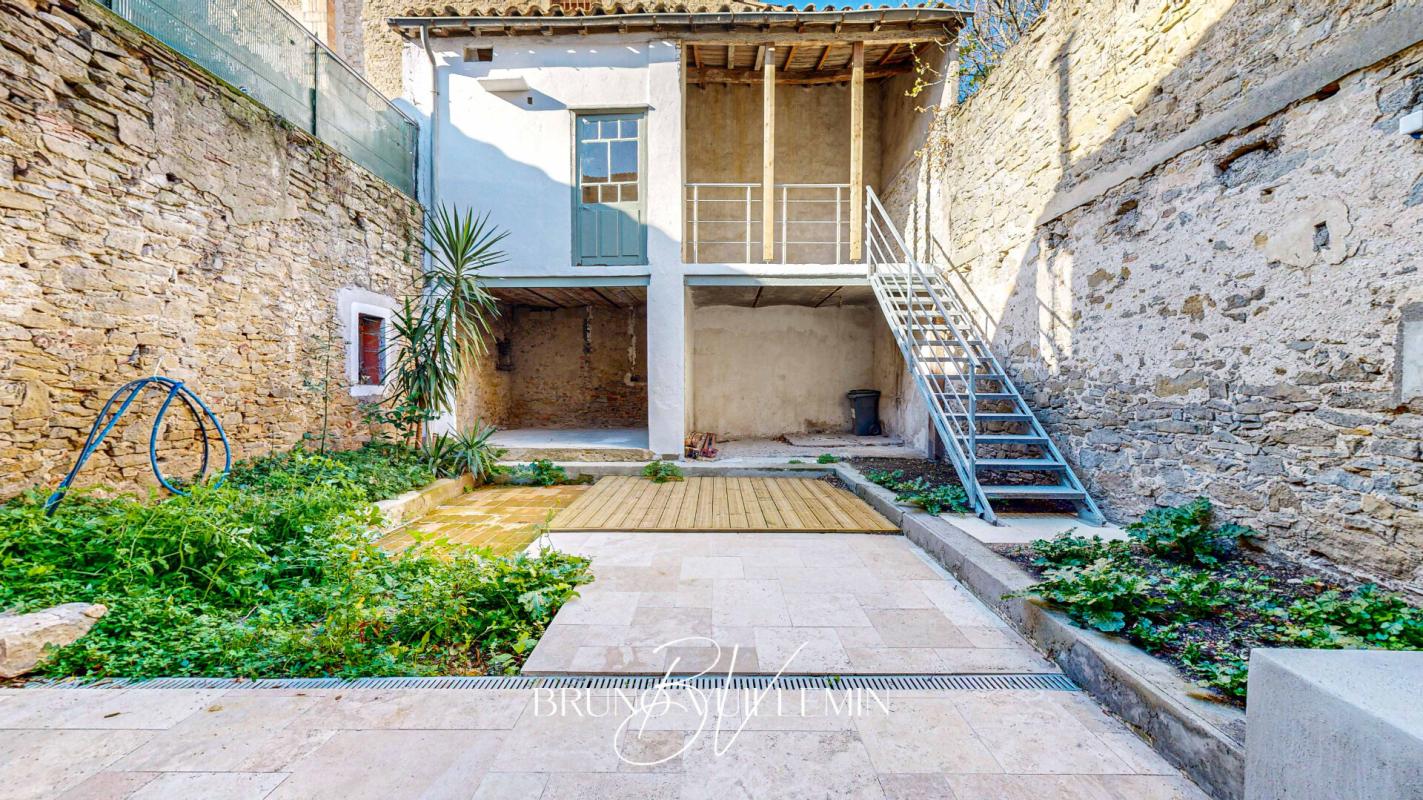 CARCASSONNE MAISON DE VILLE R+1 avec GARAGE, DEPENDANCES et EXTERIEUR 5