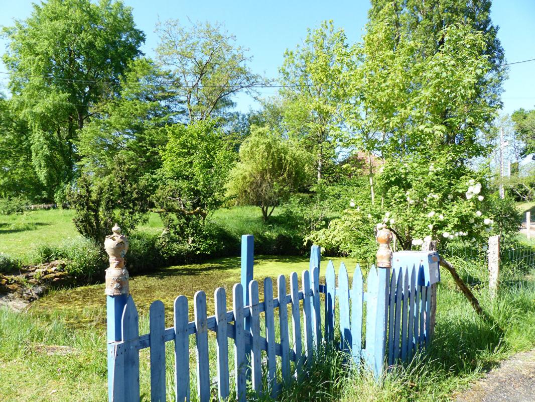 SAINT-AMAND-EN-PUISAYE Maison 3 pièce(s) 148 m2 avec atelier Viager Occupé 13