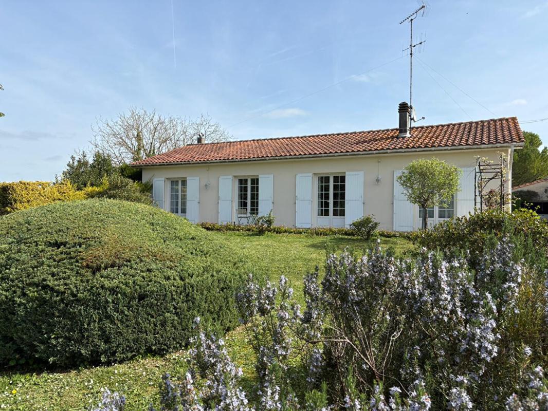 SAINT-FORT-SUR-LE-NE Maison  plain -pied Saint Fort Sur Le Ne 130m² AVEC PISCINE GARAGE 3
