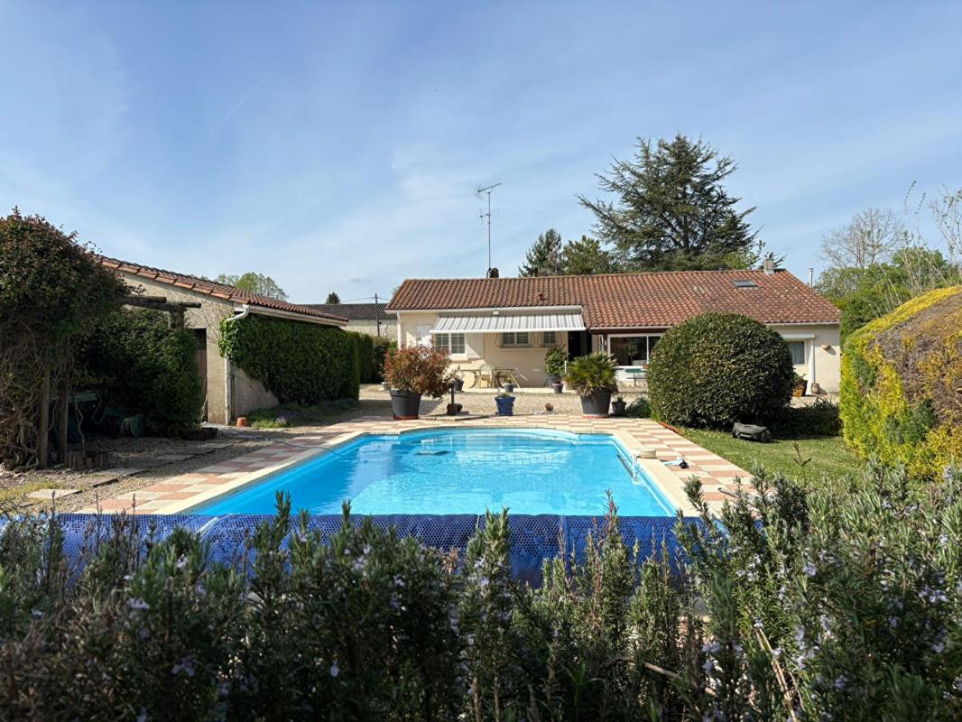 SAINT-FORT-SUR-LE-NE Maison  plain -pied Saint Fort Sur Le Ne 130m² AVEC PISCINE GARAGE 5