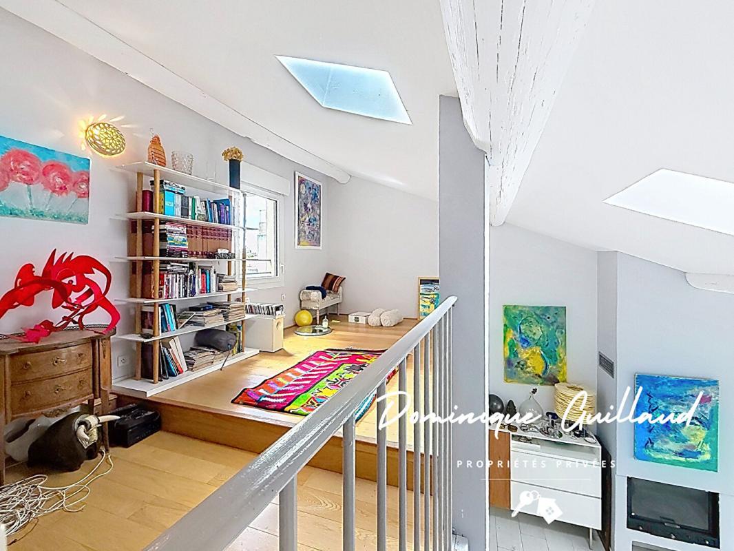 NIMES Nîmes Arènes -Duplex 5 piècès 173 m2 avec terrasse et loggia de 50m2 10