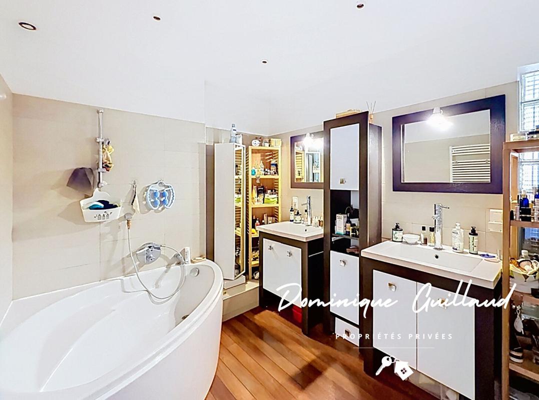 NIMES Nîmes Arènes -Duplex 5 piècès 173 m2 avec terrasse et loggia de 50m2 13