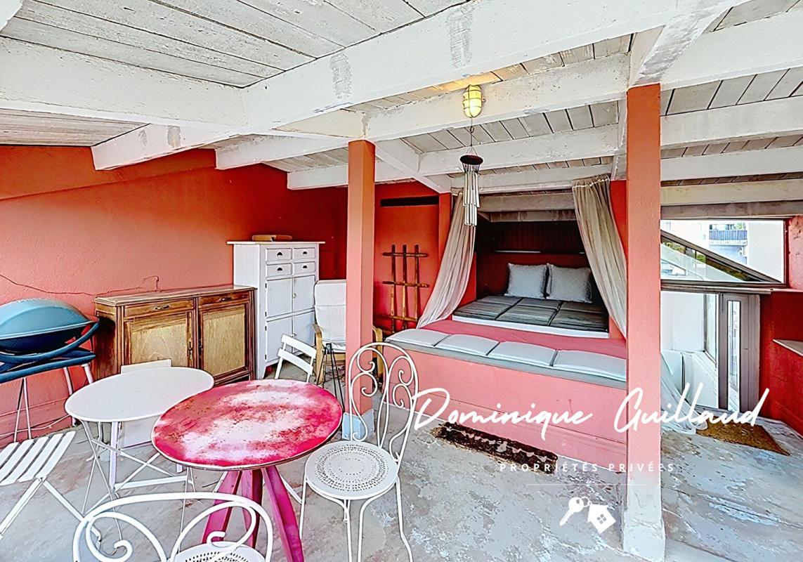 NIMES Nîmes Arènes -Duplex 5 piècès 173 m2 avec terrasse et loggia de 50m2 4