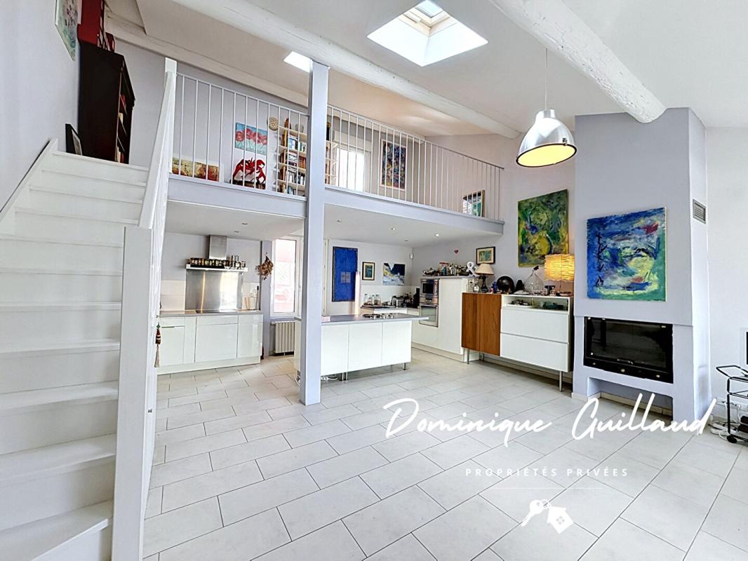 NIMES Nîmes Arènes -Duplex 5 piècès 173 m2 avec terrasse et loggia de 50m2 9