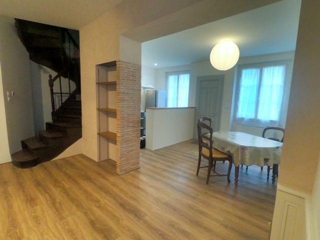 LE LION-D'ANGERS Maison Le Lion D Angers 4 pièce(s) 104 m2 1