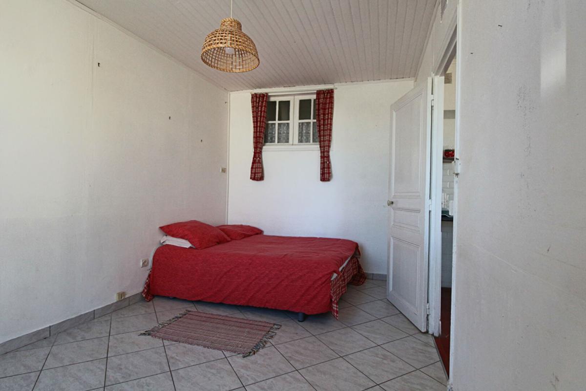 SOISSONS Maison rénovée avec dépendance et cour close - Charme, volumes et potentiel 9