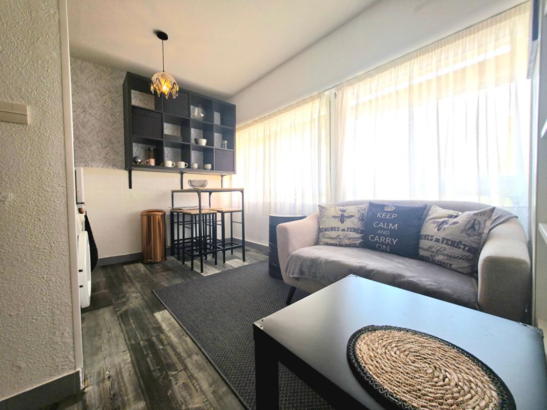 LE LAVANDOU Appartement  2 pièce(s) 30 m2 avec ascenseur ET parking a 4 MN DE LA MER 3