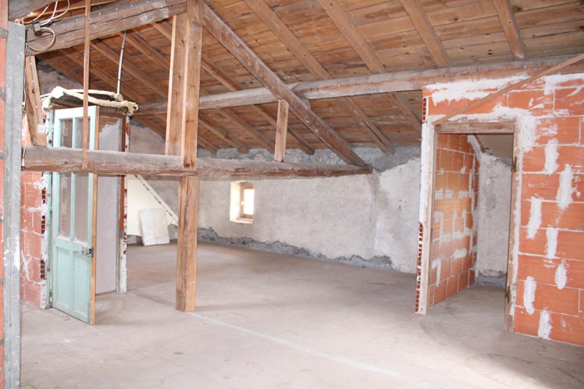 LANDOS Maison Landos 6 pièce(s) 103 m2 garage, cour et atelier 12