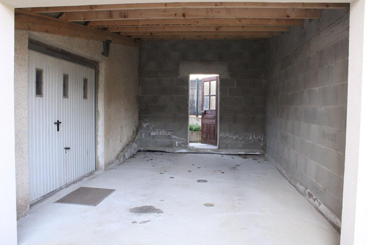 LANDOS Maison Landos 6 pièce(s) 103 m2 garage, cour et atelier 14