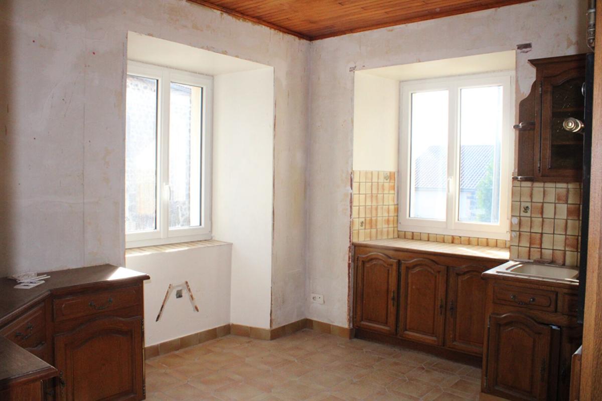 LANDOS Maison Landos 6 pièce(s) 103 m2 garage, cour et atelier 3