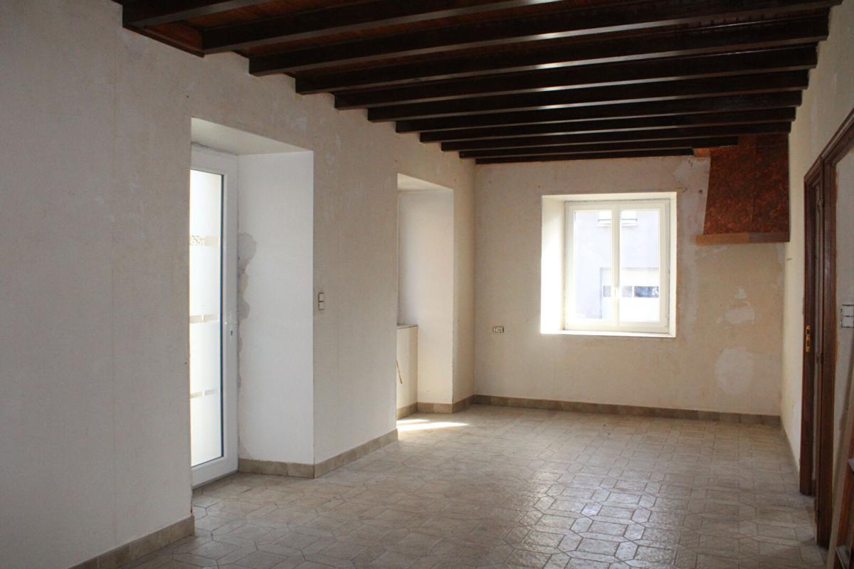 LANDOS Maison Landos 6 pièce(s) 103 m2 garage, cour et atelier 6