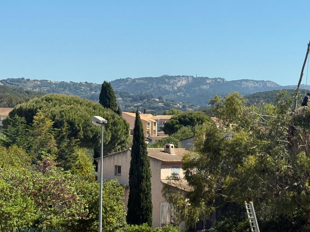 SANARY-SUR-MER Appartement T2 avec grande terrasse et cave - Très bon état 6