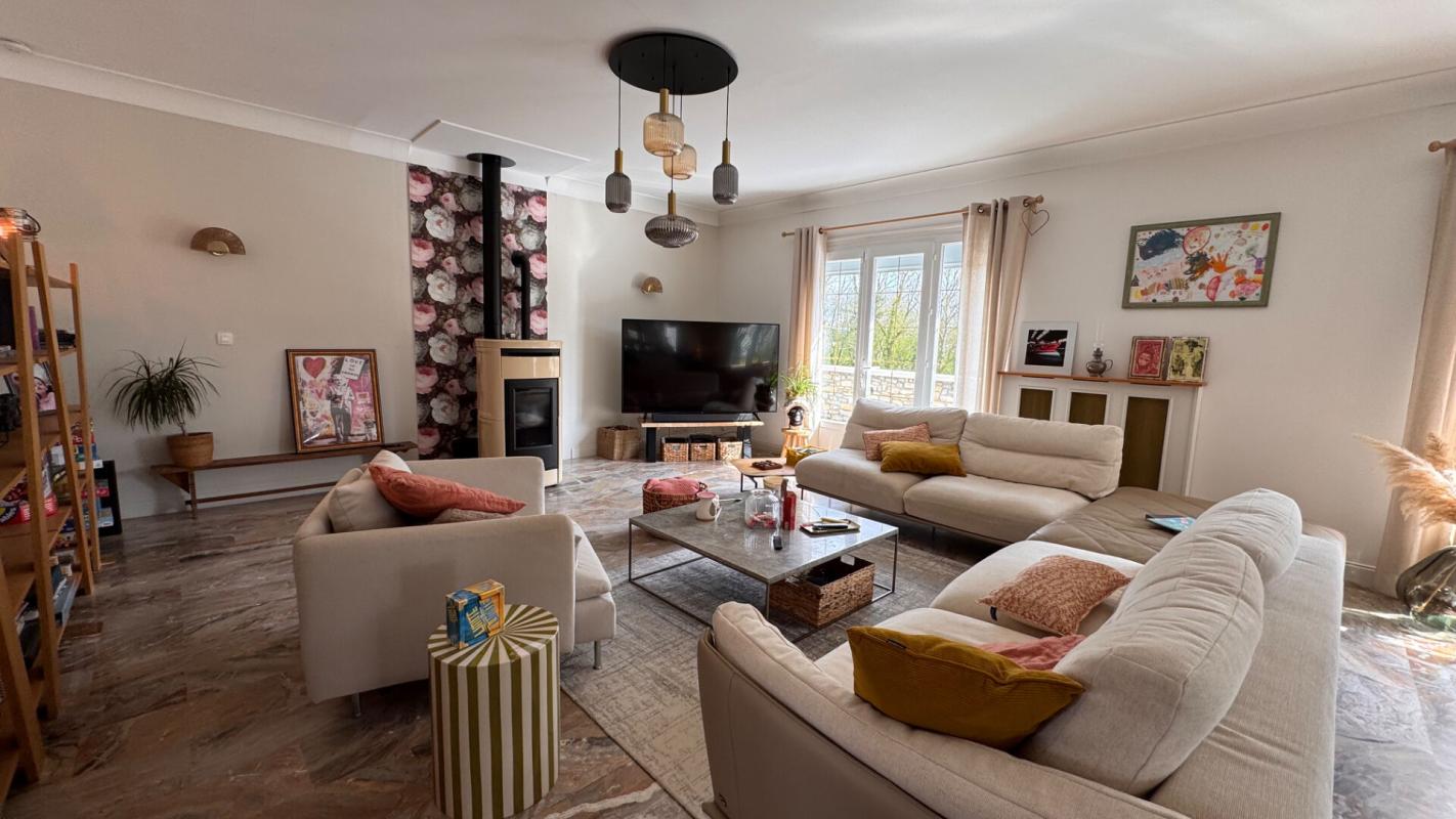 FAVIERES Maison architecte à Favières  7 pièce(s)  RARE sur le secteur 1