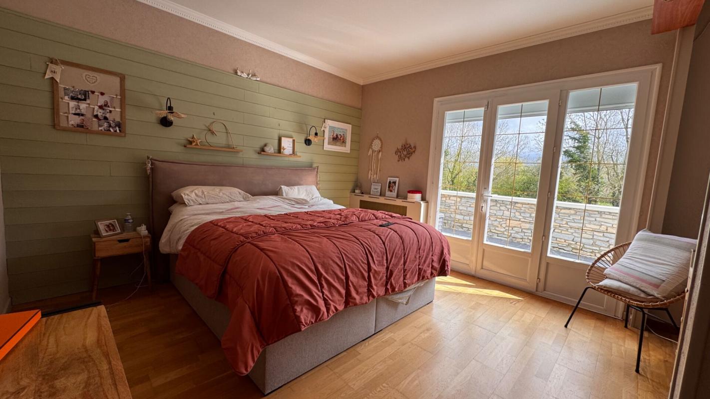 FAVIERES Maison architecte à Favières  7 pièce(s)  RARE sur le secteur 5