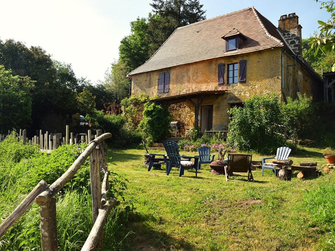SAINT-LAURENT-LA-VALLEE Maison authentique du XVIIIe siècle avec trois grandes granges, belle vue et terrain de 1,4 hectare 1